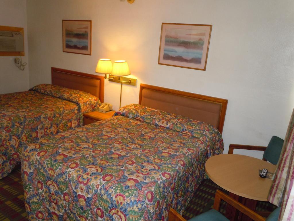 Value Inn Фаллон Номер фото