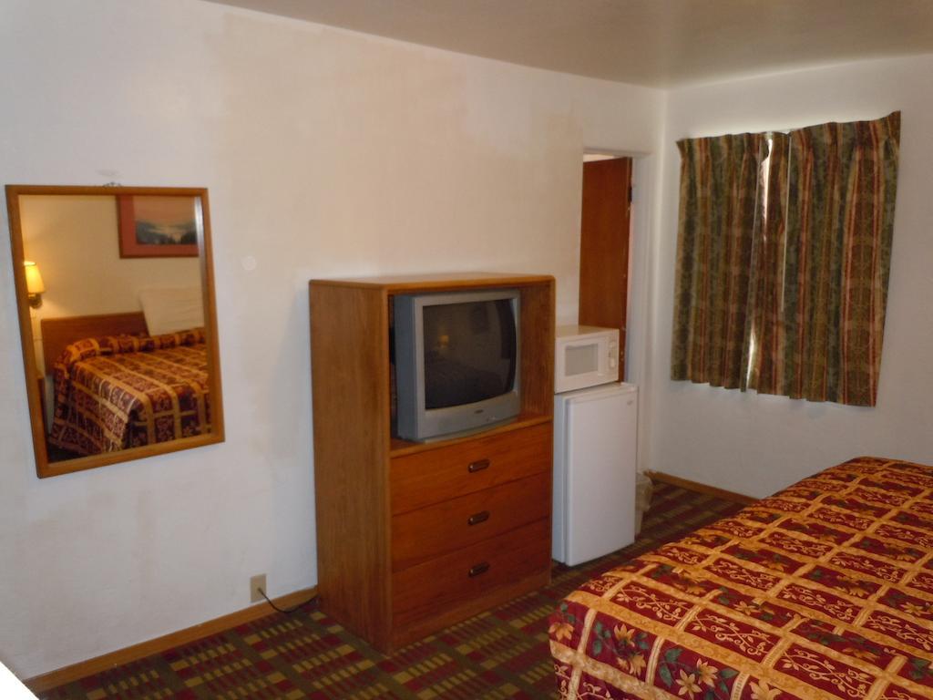 Value Inn Фаллон Номер фото