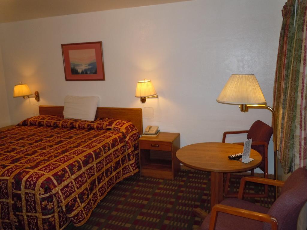 Value Inn Фаллон Номер фото
